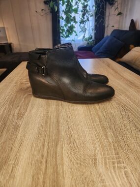 Me Too brand black leather ankle boots